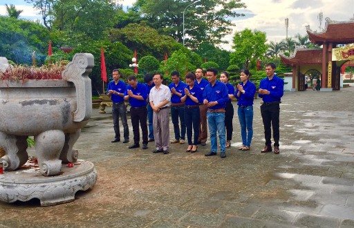 Đoàn Thanh niên Đóng tàu Bạch Đằng kỷ niệm 70 năm ngày Thương binh liệt sĩ 27/7